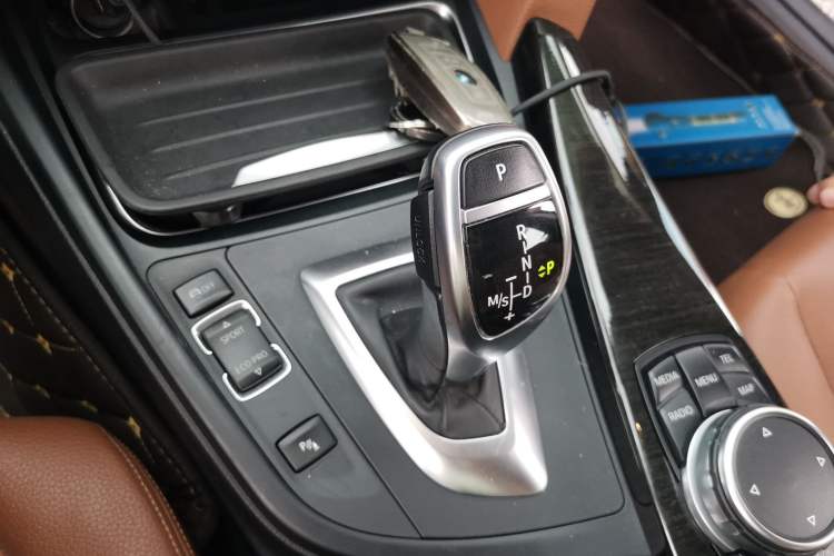 Used BMW 3 Series GT 2014 328i xDrive Design Package Edition Gear Lever