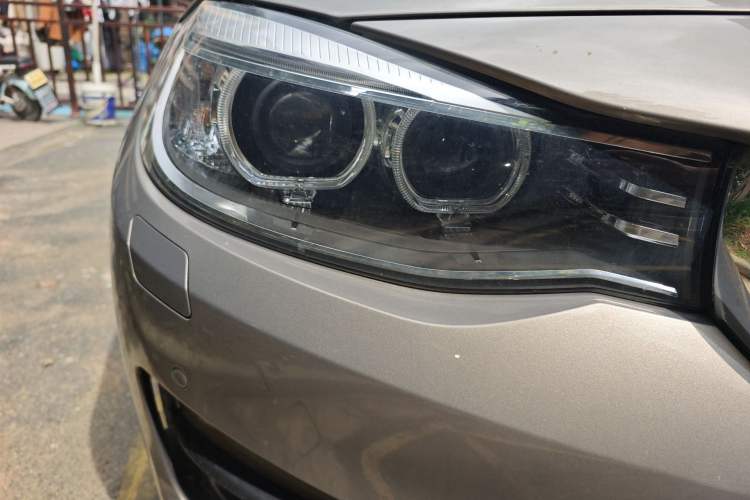 Used BMW 3 Series GT 2014 328i Design Package Model Right Front Headlight