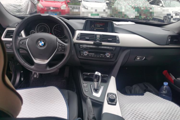 Used BMW 3 Series GT 2014 320i Leading Model Center Console