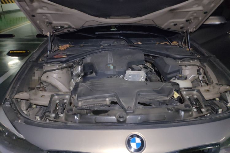 Used BMW 3 Series GT 2014 320i Leading Model Engine Bay