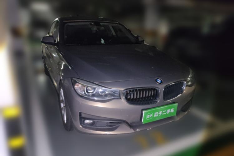 Used BMW 3 Series GT 2014 320i Leading Model Front Right 45 Deg
