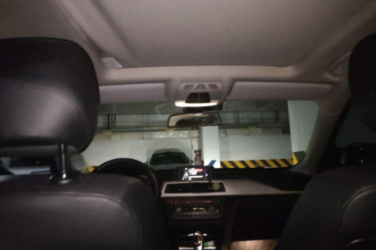 Used BMW 3 Series GT 2014 320i Leading Model Headliner