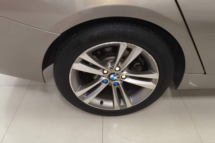 Used BMW 3 Series GT 2014 320i Design Package Model Right Rear Wheel Hub