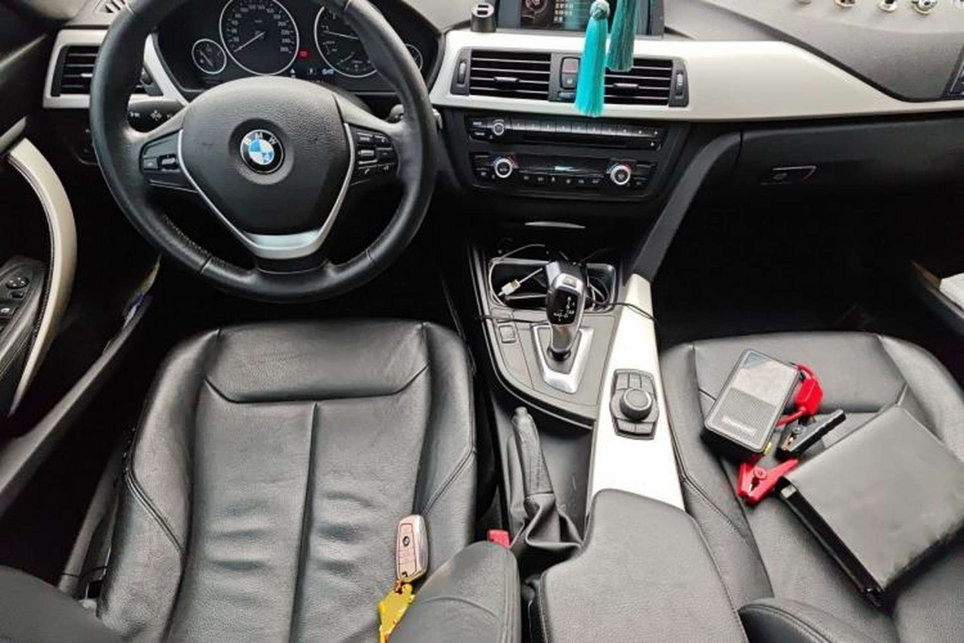 Used BMW 3 Series GT 2014 320i Leading Model Center Console