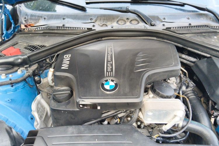 Used BMW 3 Series GT 2014 328i Design Package Model Engine Bay