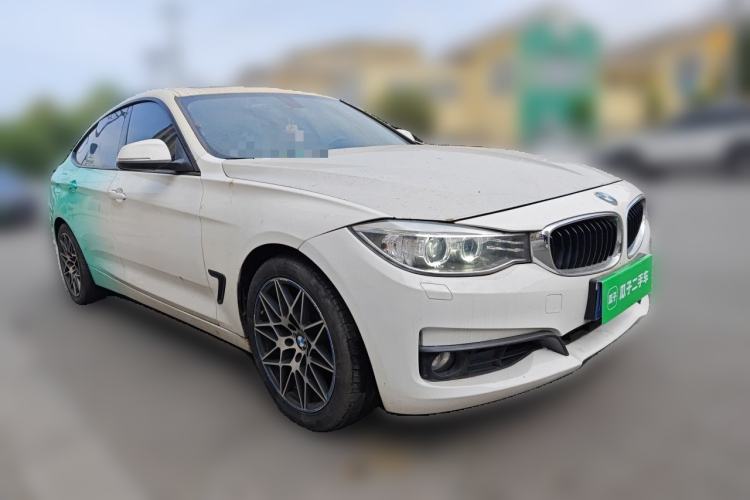Used BMW 3 Series GT 2014 320i Leading Model Front Right 45 Deg