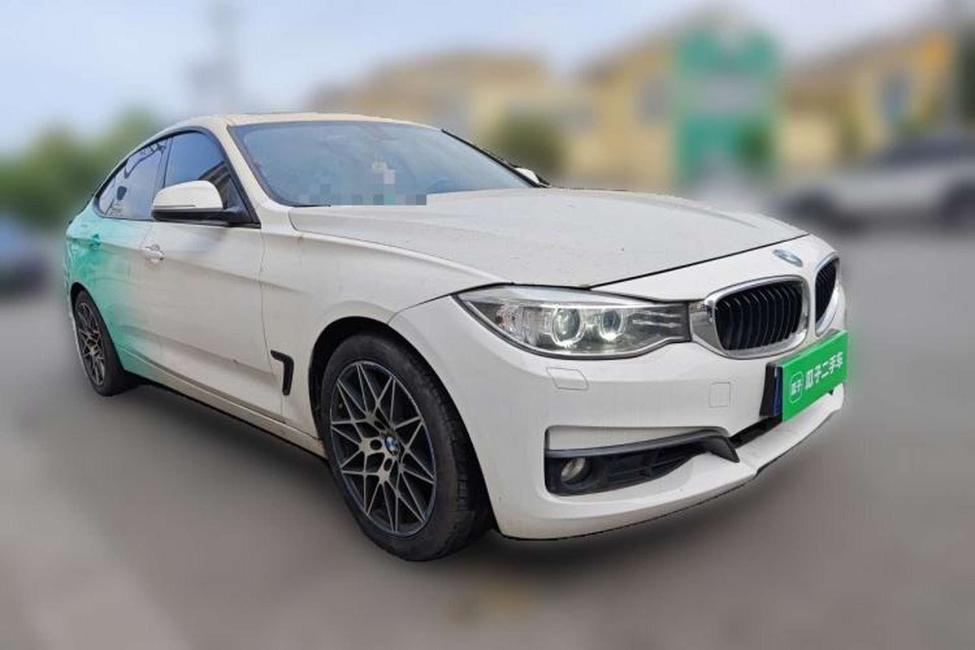 Used BMW 3 Series GT 2014 320i Leading Model Front Right 45 Deg