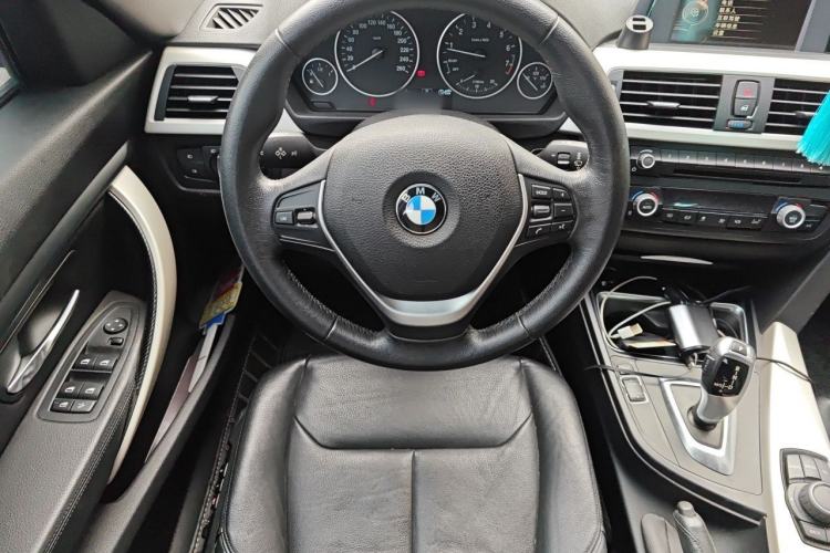 Used BMW 3 Series GT 2014 320i Leading Model Steering Wheel