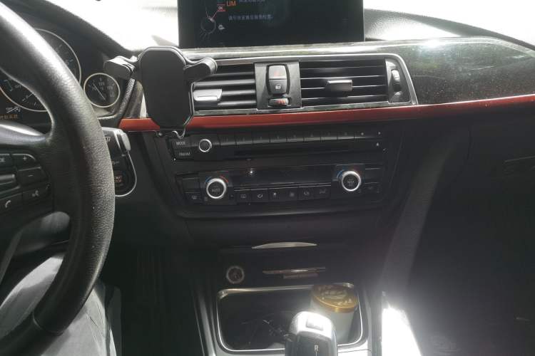 Used BMW 3 Series GT 2014 320i Leading Model Audio And AC Panel