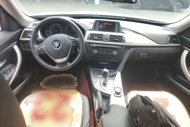 Used BMW 3 Series GT 2014 320i Leading Model Center Console