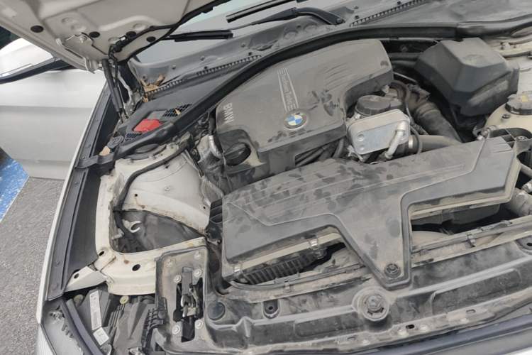 Used BMW 3 Series GT 2014 320i Leading Model Engine Bay Right