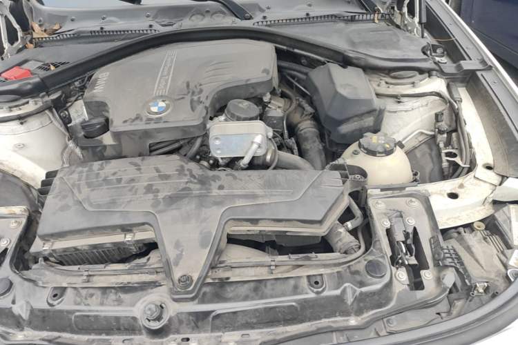 Used BMW 3 Series GT 2014 320i Leading Model Engine Bay
