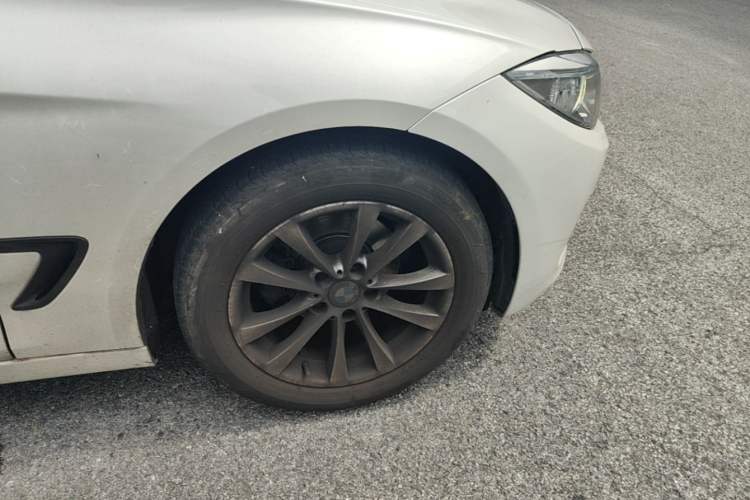 Used BMW 3 Series GT 2014 320i Leading Model Right Front Wheel Hub