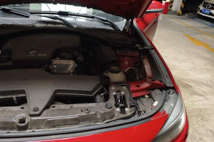 Used BMW 3 Series GT 2014 320i Leading Model Engine Bay Left