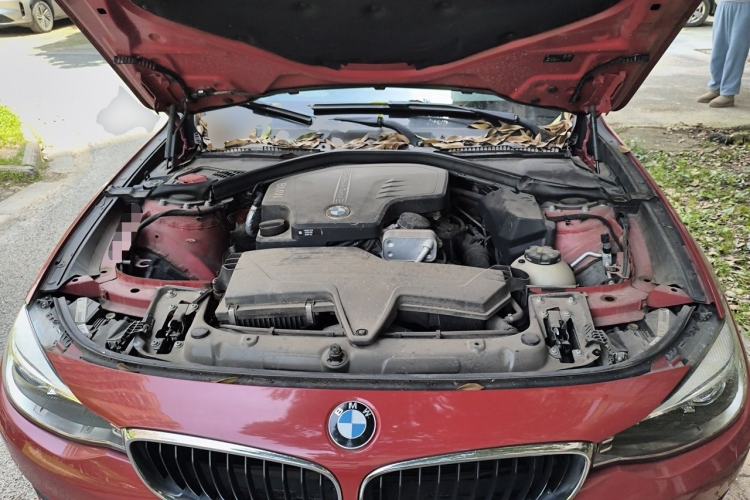 Used BMW 3 Series GT 2014 320i Leading Model Engine Bay