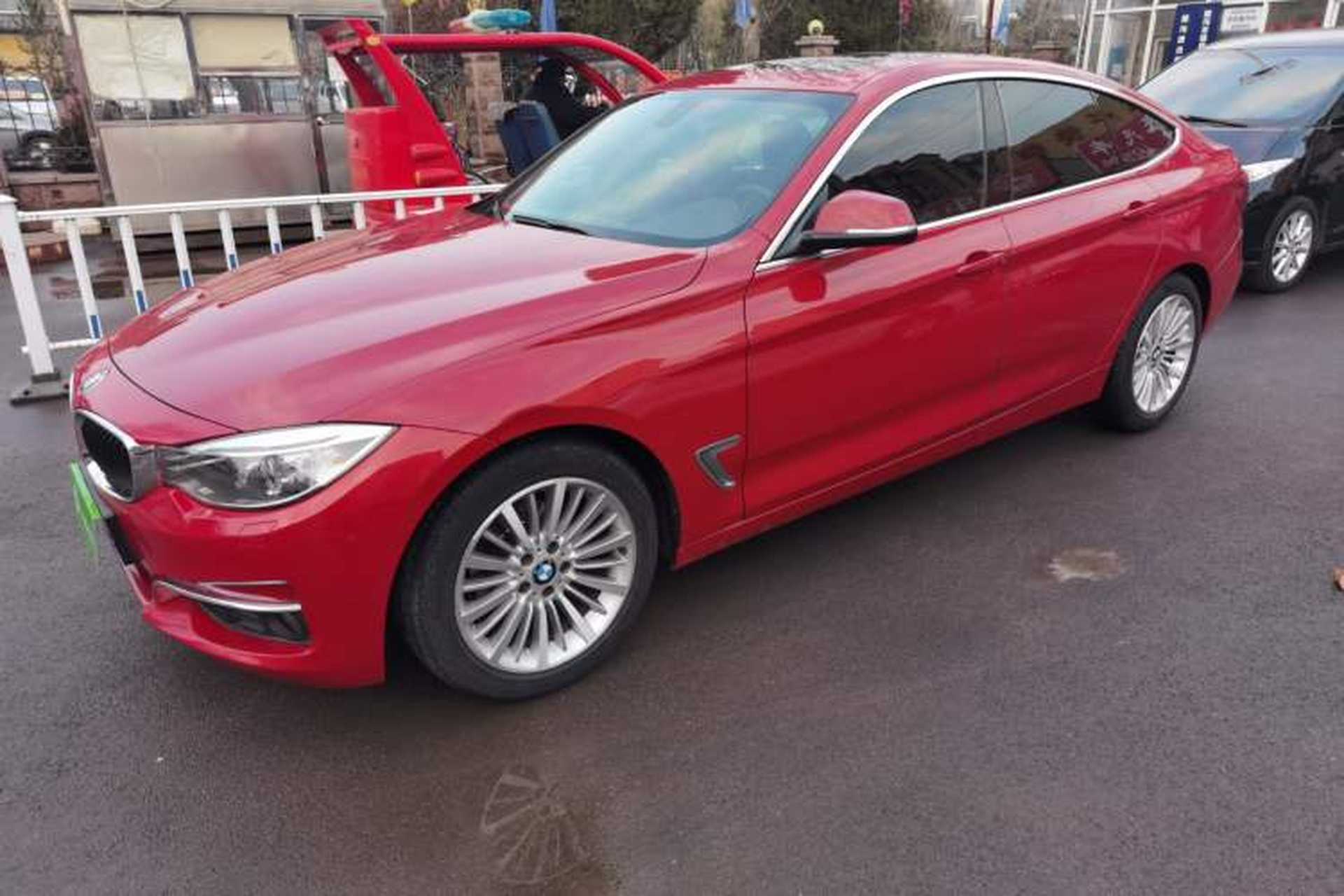 Used BMW 3 Series GT 2014 320i Design Package Model Exterior 3