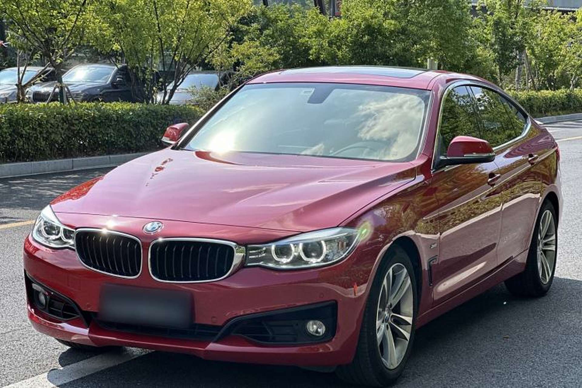 Used BMW 3 Series GT 2014 328i Design Package Model Front Left 45 Deg