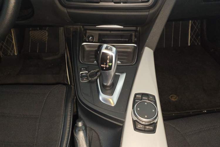 Used BMW 3 Series GT 2014 320i Leading Model Gear Lever