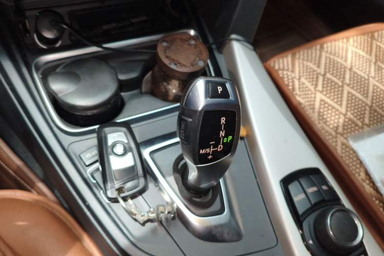 Used BMW 3 Series GT 2014 320i Leading Model Gear Lever