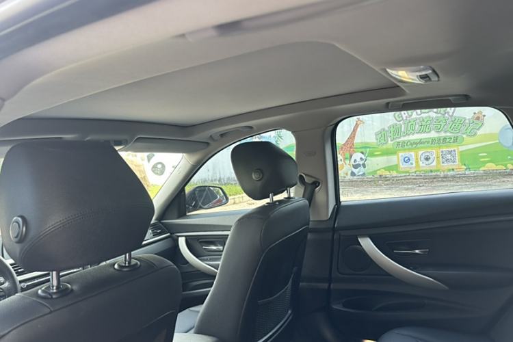 Used BMW 3 Series GT 2014 320i Leading Model Interior 2