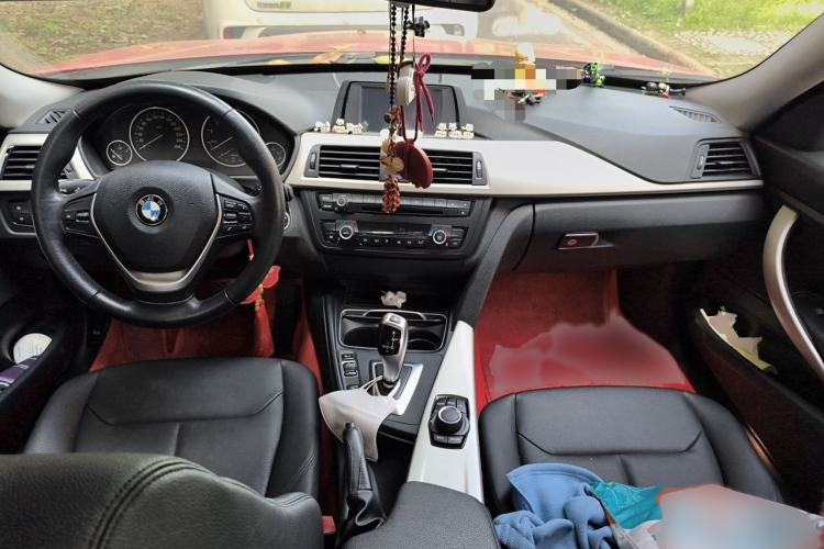 Used BMW 3 Series GT 2014 320i Leading Model Interior 2