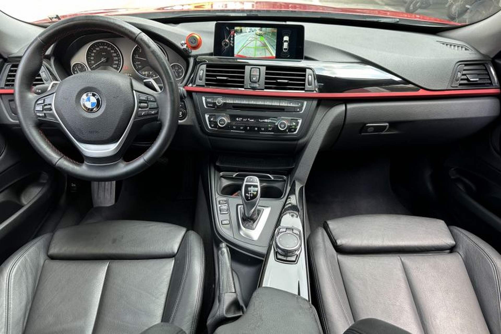 Used BMW 3 Series GT 2014 328i Design Package Model Interior 2