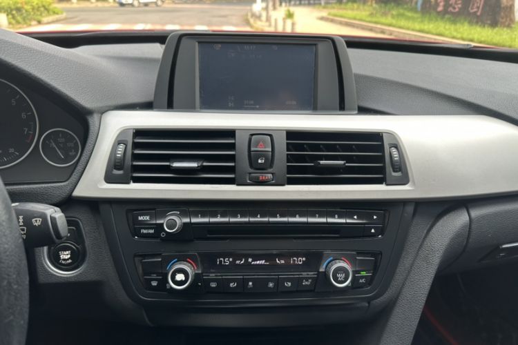 Used BMW 3 Series GT 2014 320i Leading Model Interior 7