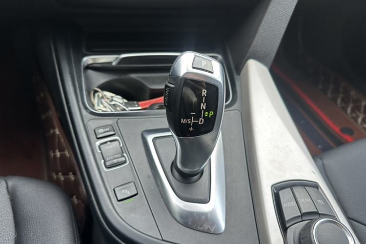 Used BMW 3 Series GT 2014 320i Leading Model Interior 8