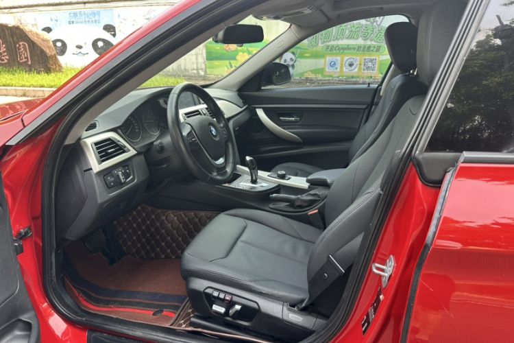 Used BMW 3 Series GT 2014 320i Leading Model Interior 9