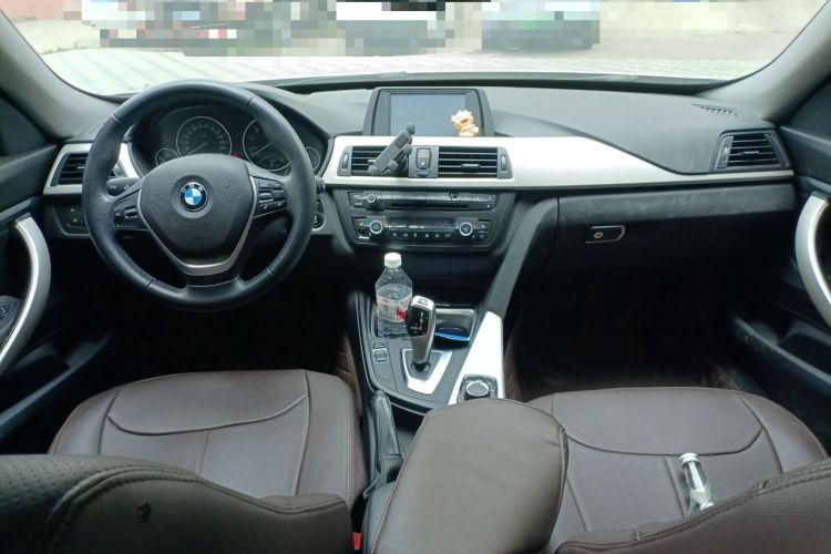 Used BMW 3 Series GT 2014 320i Leading Model Center Console