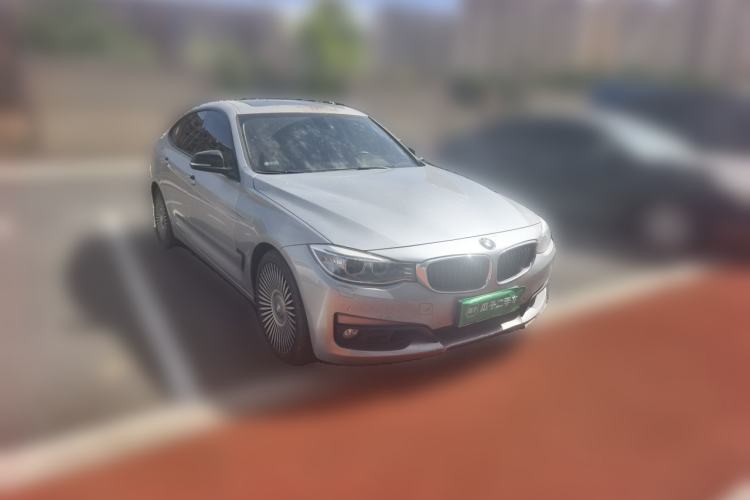 Used BMW 3 Series GT 2014 320i Leading Model Front Right 45 Deg
