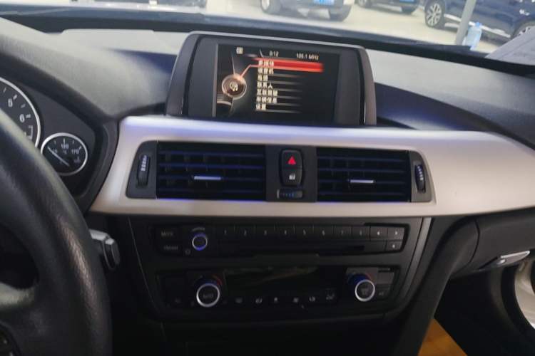 Used BMW 3 Series GT 2014 320i Leading Model Audio And AC Panel