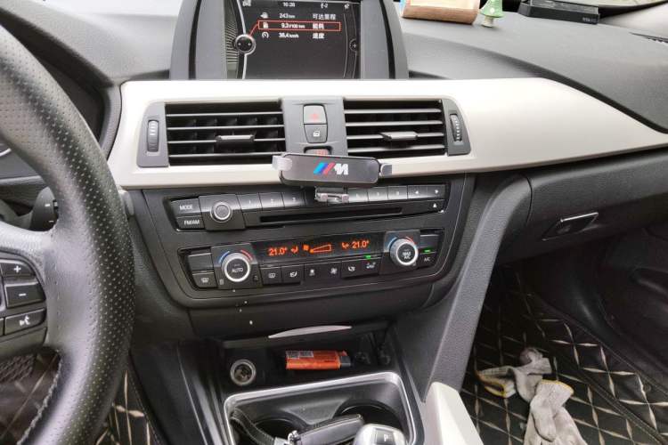 Used BMW 3 Series GT 2014 320i Leading Model Audio And AC Panel