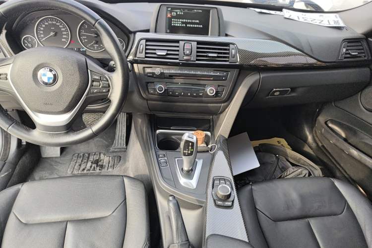 Used BMW 3 Series GT 2014 320i Leading Model Audio And AC Panel