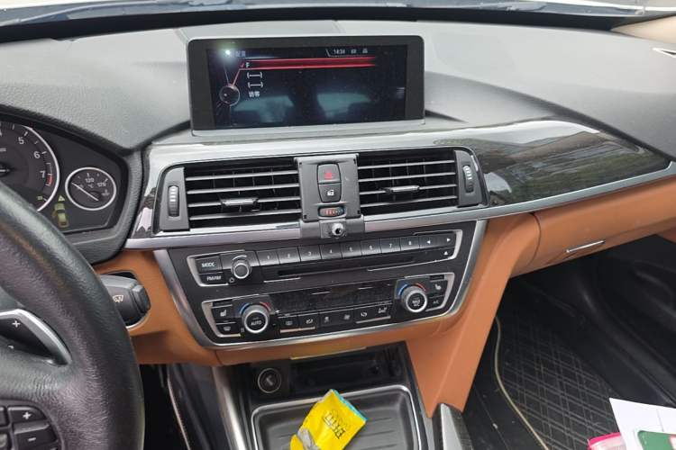 Used BMW 3 Series GT 2014 328i Design Package Model Audio And AC Panel