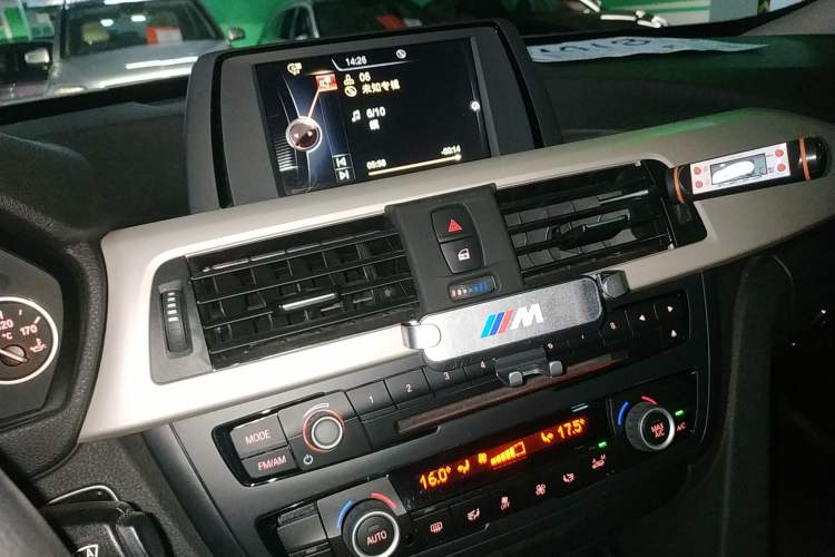 Used BMW 3 Series GT 2014 320i Leading Model Audio And AC Panel