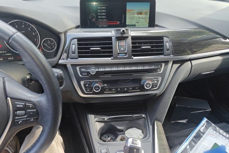 Used BMW 3 Series GT 2014 320i Design Package Model Audio And AC Panel