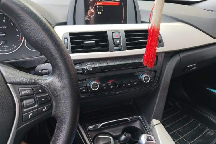 Used BMW 3 Series GT 2014 320i Leading Model Audio And AC Panel