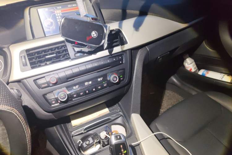 Used BMW 3 Series GT 2014 320i Leading Model Audio And AC Panel