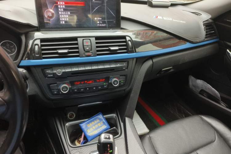 Used BMW 3 Series GT 2014 320i Leading Model Audio And AC Panel