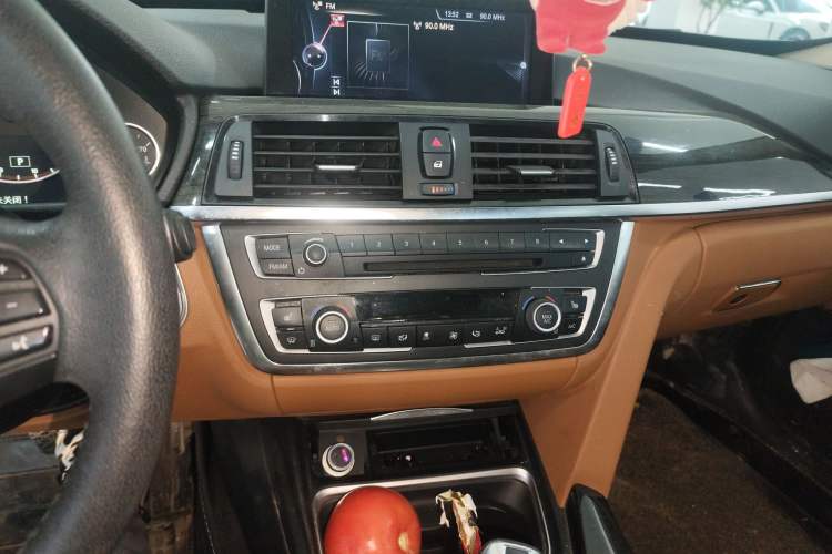 Used BMW 3 Series GT 2014 320i Design Package Model Audio And AC Panel