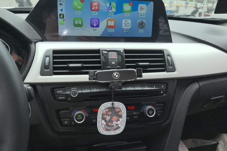 Used BMW 3 Series GT 2014 320i Leading Model Audio And AC Panel