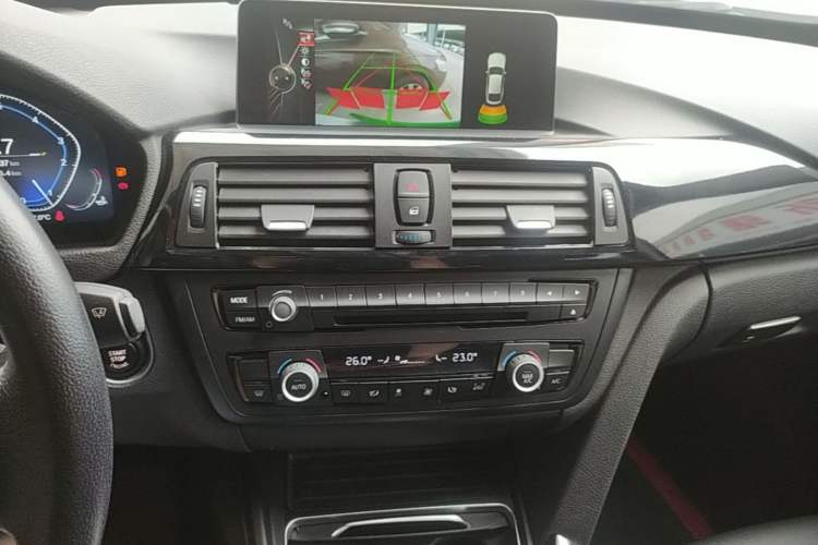 Used BMW 3 Series GT 2014 320i Leading Model Audio And AC Panel