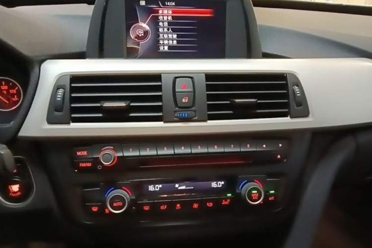 Used BMW 3 Series GT 2014 320i Leading Model Audio And AC Panel