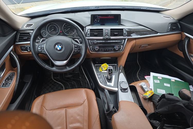Used BMW 3 Series GT 2014 328i Design Package Model Center Console