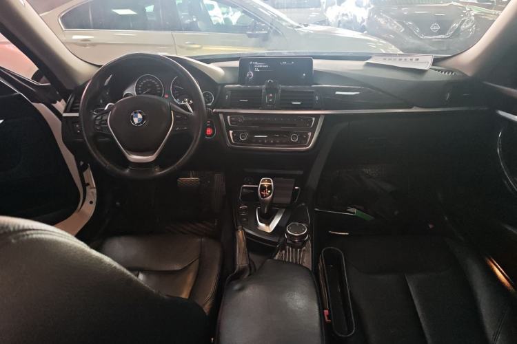 Used BMW 3 Series GT 2014 328i Design Package Model Center Console
