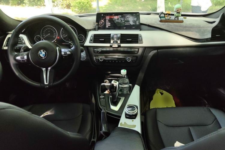 Used BMW 3 Series GT 2014 320i Leading Model Center Console