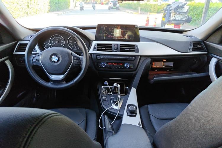 Used BMW 3 Series GT  Center Console
