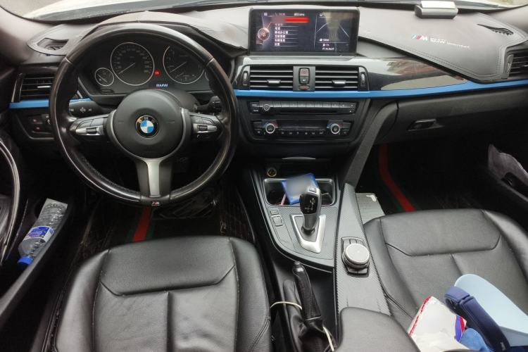 Used BMW 3 Series GT 2014 320i Leading Model Center Console