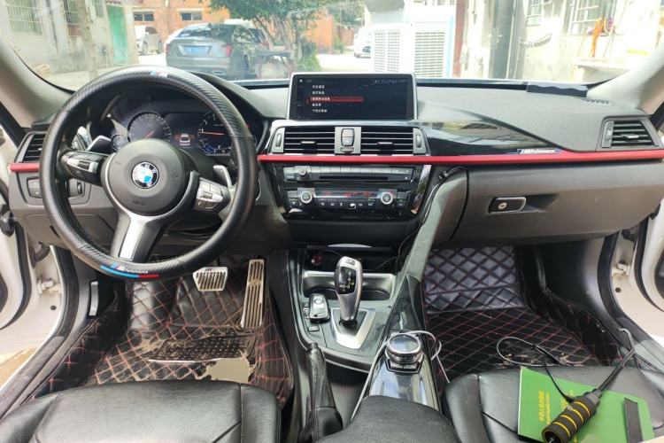 Used BMW 3 Series GT 2014 320i Leading Model Center Console